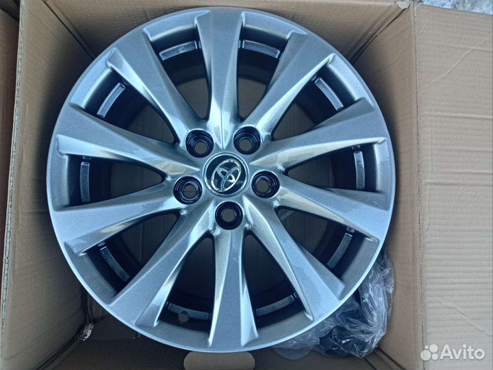 Toyota Camry 50/70 оригинал p17