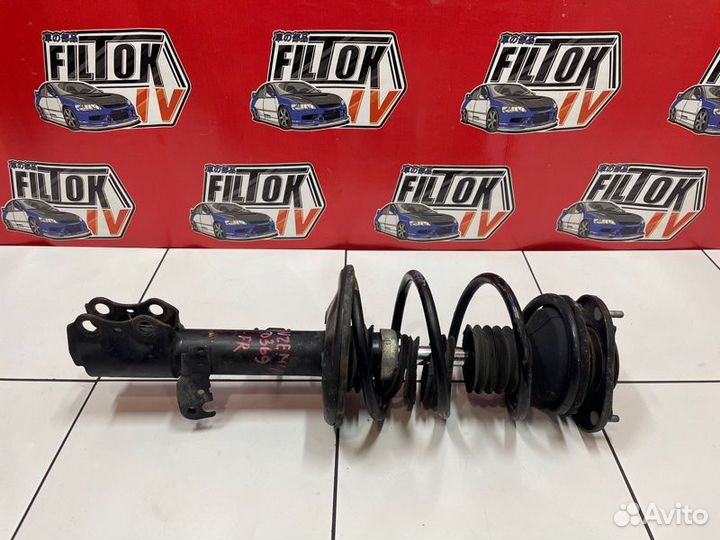 Стойка передняя правая Toyota Corolla Fielder