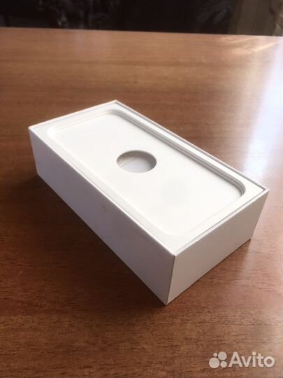 Коробки для iPhone SE