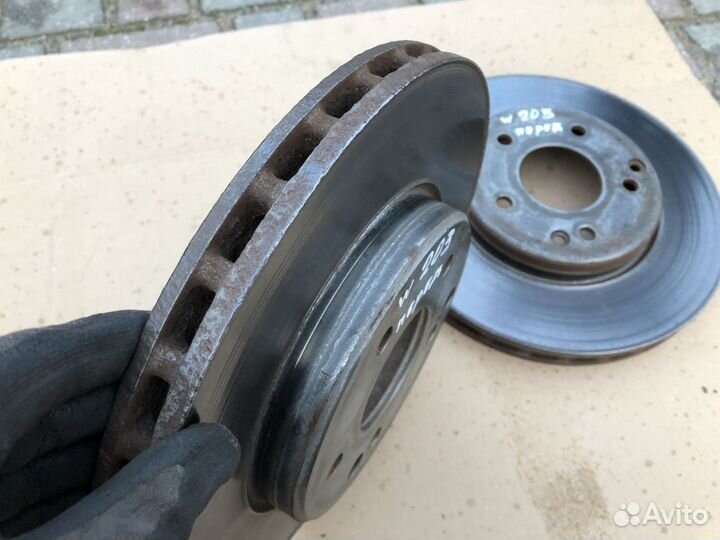 Тормозные диски передние на Mercedes W203