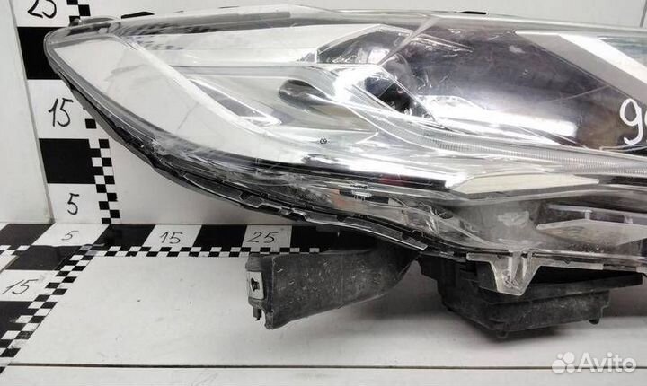 Фара правая Mitsubishi Pajero Sport