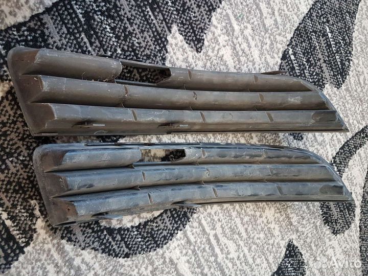 Решетки на передний бампер passat b6