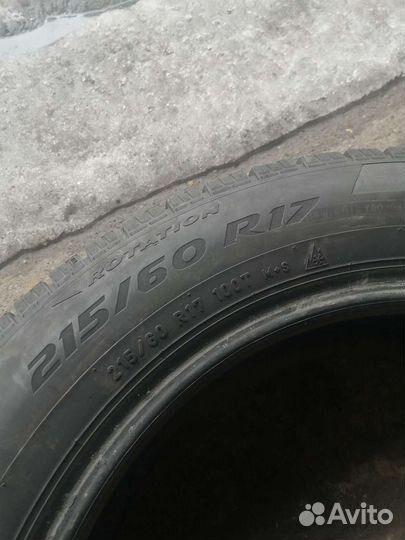Pirelli Ice Zero FR 215/60 R17