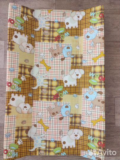 Пеленальная доска на кроватку