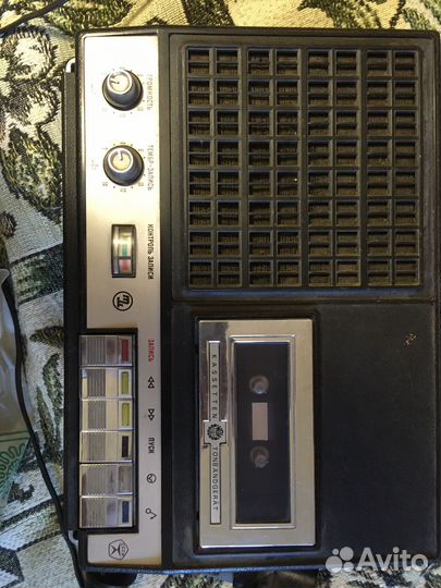 Кассетный магнитофон