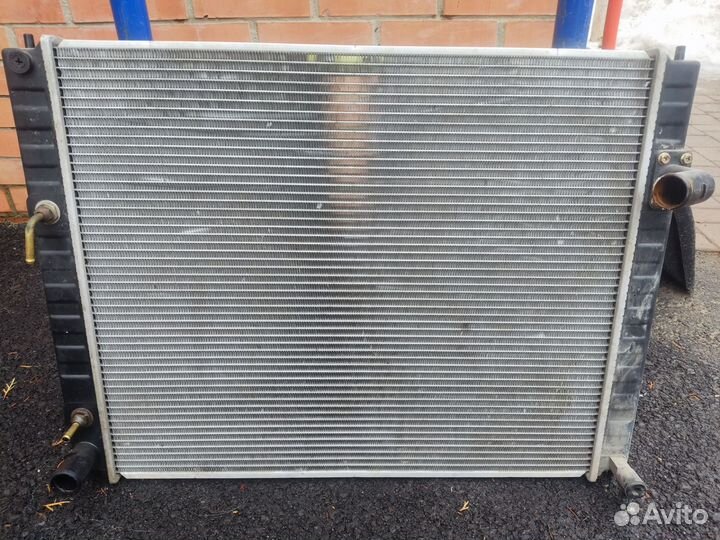Радиатор охлаждения Инфинити fx35, qx70