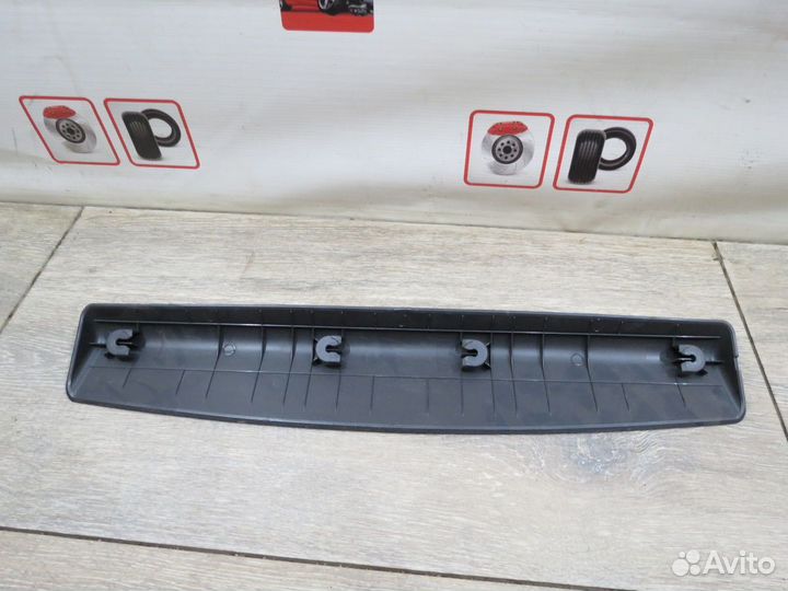 Накладка крышки багажника LADA Vesta