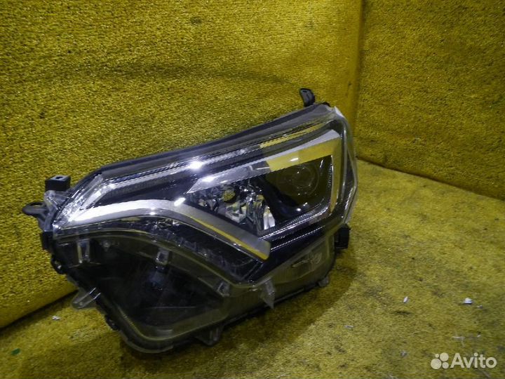Фара левая Toyota RAV4