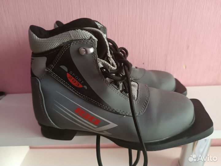 Лыжные ботинки