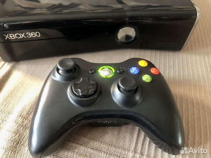 Xbox 360 S (1439) + Kinnect + 4 Игры