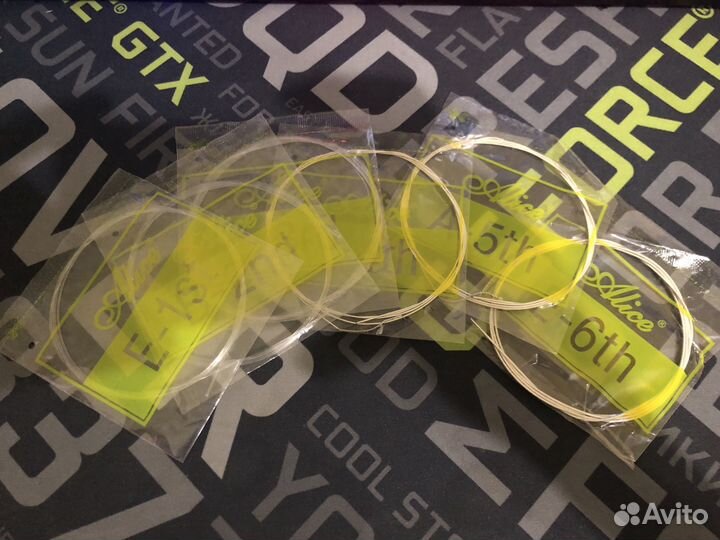 Нейлоновые струны для гитары