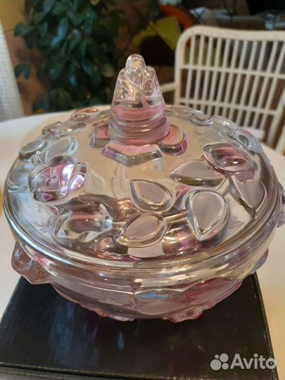 Ваза конфетница на ножках