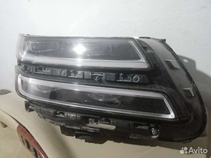 Фара правая Hyundai Genesis GV80 92102T6000