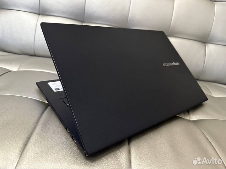 Asus ViviBook 14” i3 2.1GHz/ 4gb / 256gb ssd