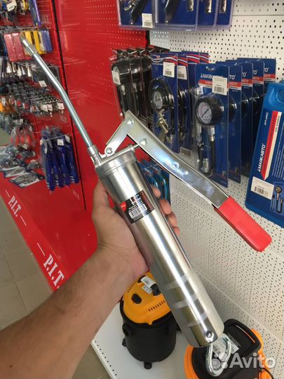 Шприц плунжерный 400 гр. с фикс. клапаном 