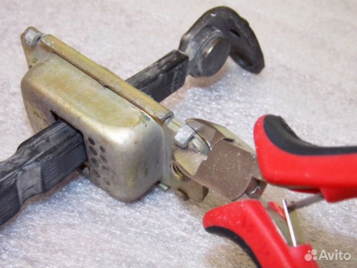 Ограничители фиксаторы дверей Hyundai/KIA тип 10