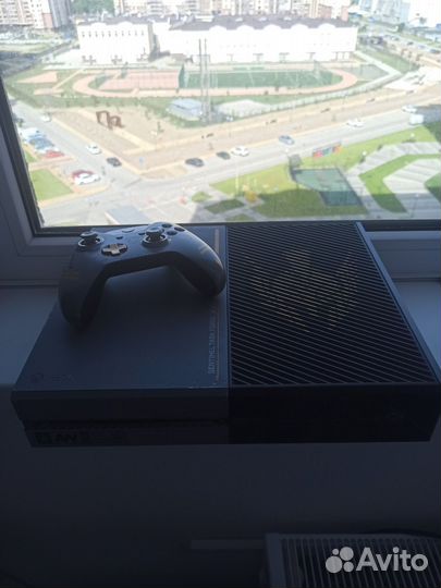 Xbox One 1 TB Limited Edition +13 месяцев GamePass