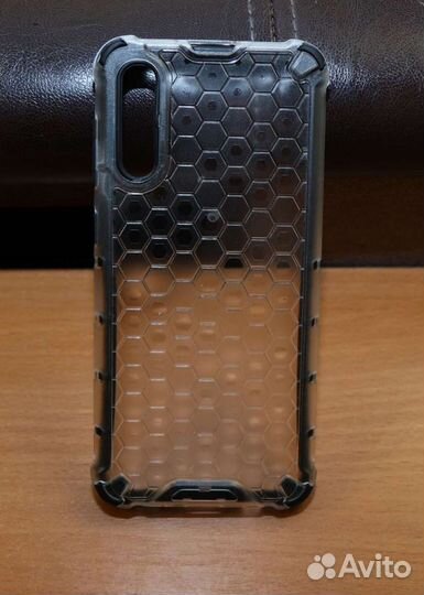 Чехол противоударный на телефон