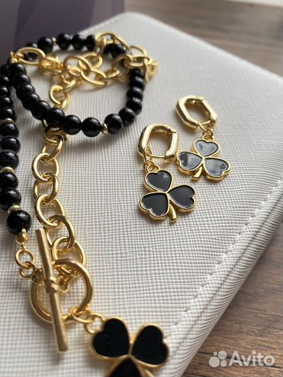 Ожерелье и серьги из черного агата