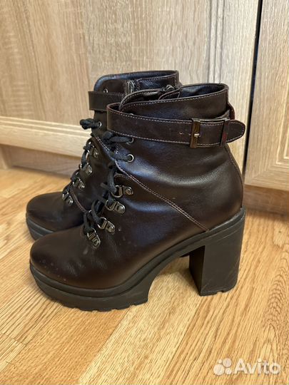 Ботинки женские