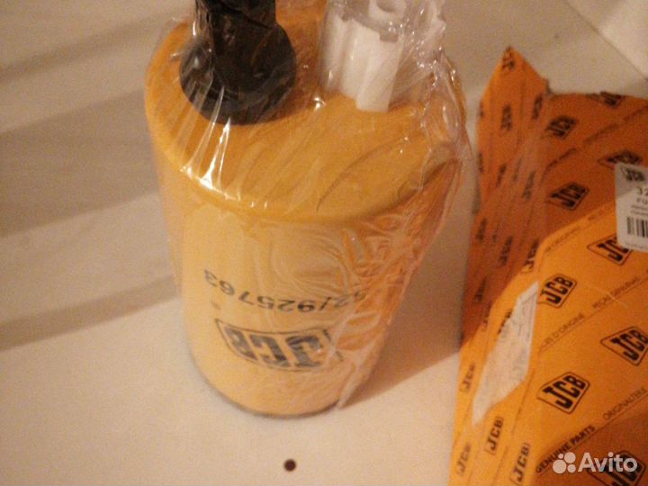 Топливный фильтр JCB 32/925763