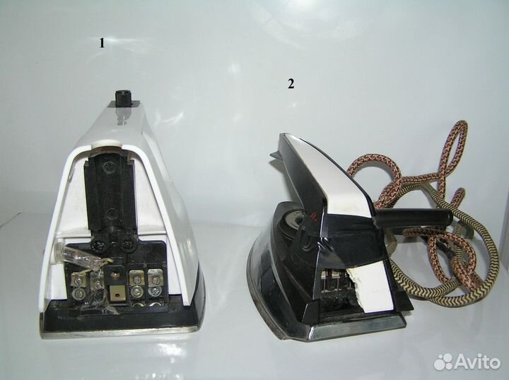 Утюги и подставка под утюг времён СССР