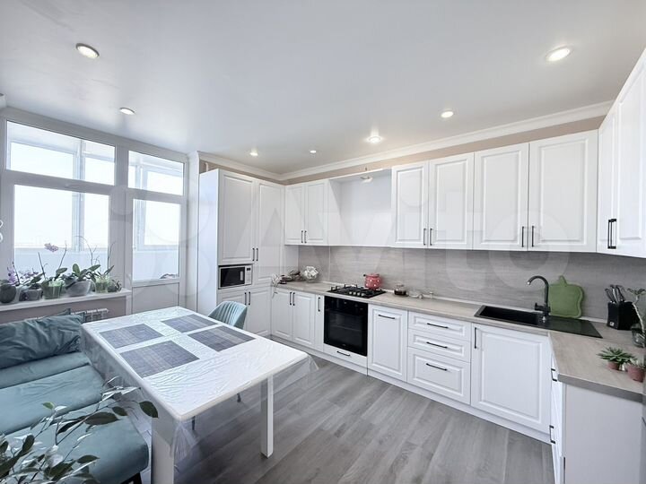 3-к. квартира, 87 м², 12/18 эт.