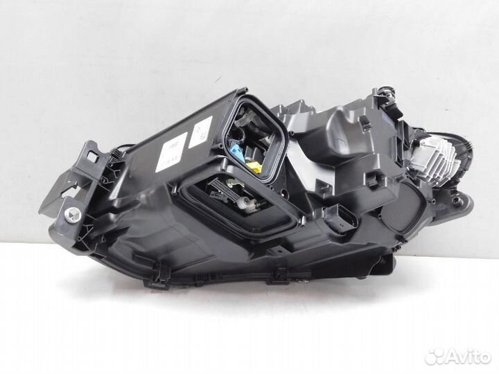 Фара правая Mercedes-Benz M-Class