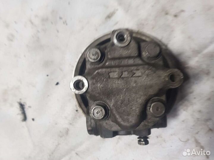 Ауди а 4 гидроустлител руля 02 год