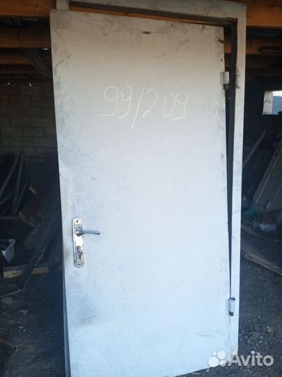 Дверь металлическая