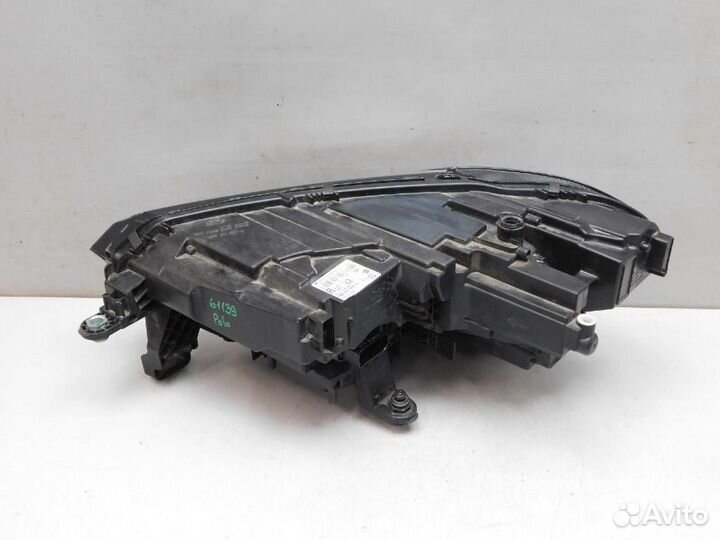 Фара правая Volkswagen Polo