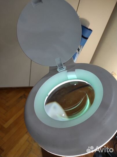 Лампа лупа бестеневая настольная