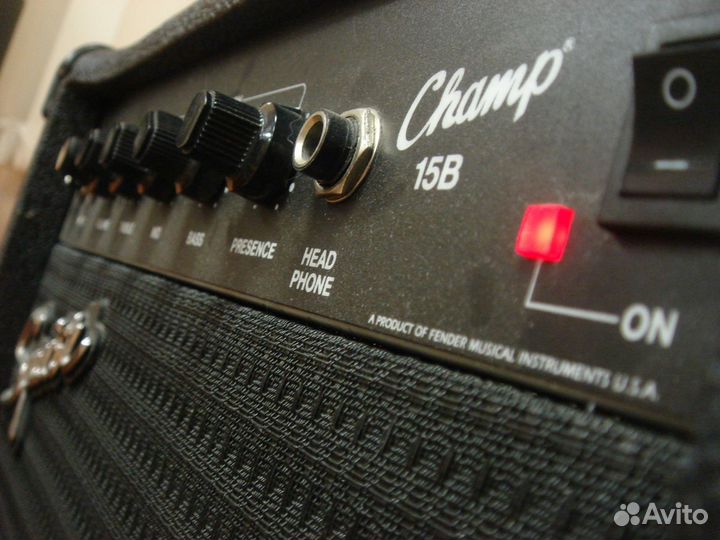 Бас-комбик Fender Champion