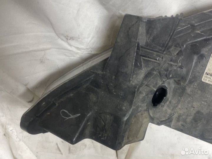 Фары передняя правая без креплений Nissan Tiida C1