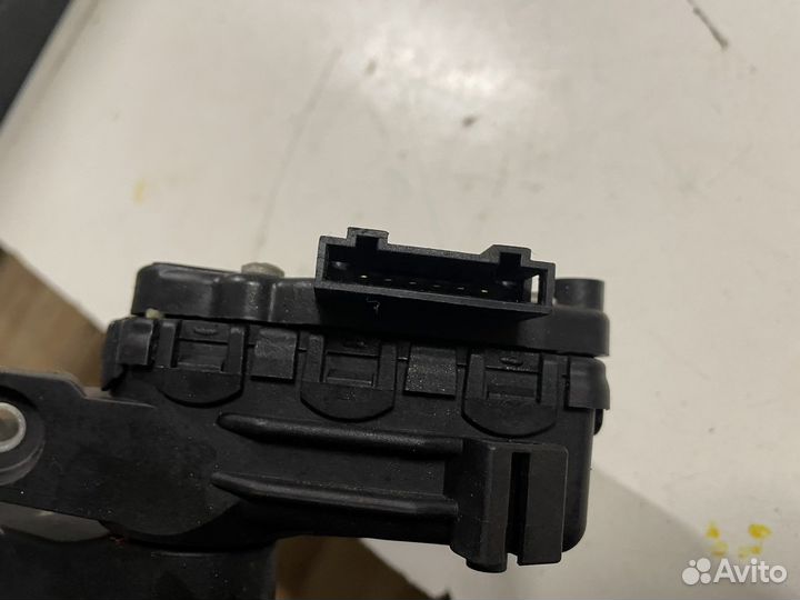 Педаль газа АКПП бензин Volkswagen Passat B5+