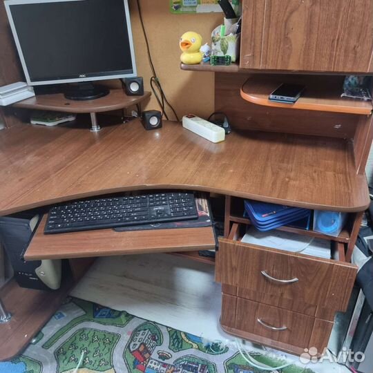 Компьютерный стол