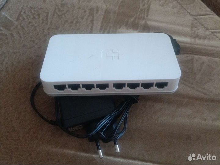 Коммутатор D-Link DGS-1008A