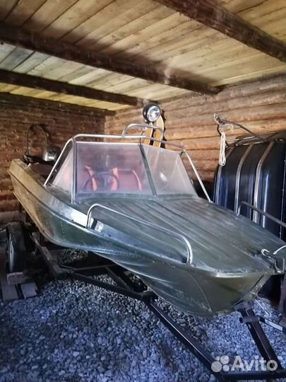 Лодка с мотором