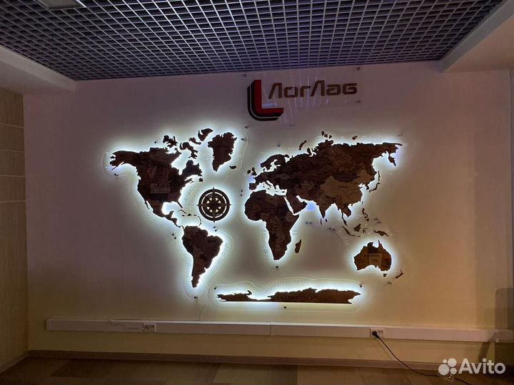 Карта мира на стену с логотипом компании