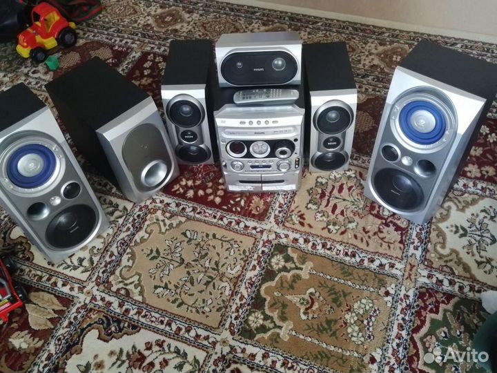 Музыкальный центр philips