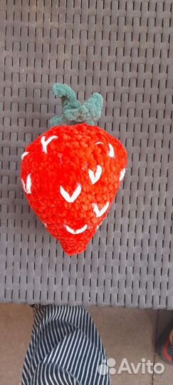 Вязаная клубника