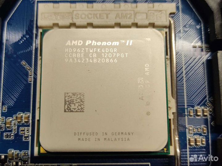 Материнская плата с процессором и памятью