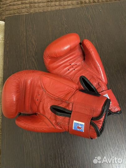 Боксерские перчатки