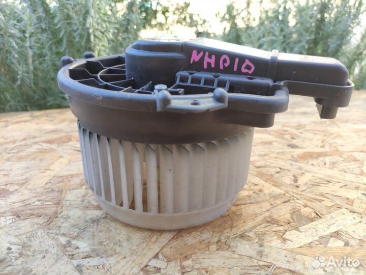 Мотор печки Toyota Prius ZVW30 2ZR-FXE 2014