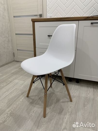 Стулья eames