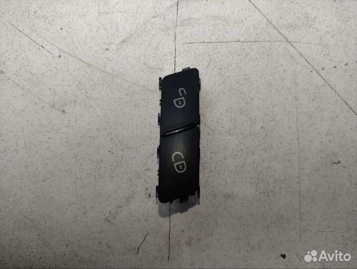 Кнопка центрального замка Mercedes E350 W212 3.5