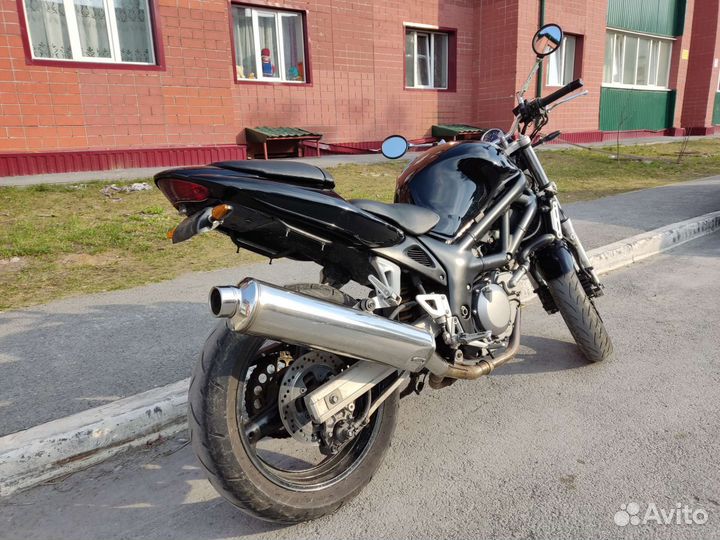 Suzuki SV400