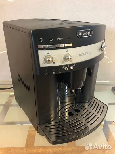 Кофемашина delonghi magnifica
