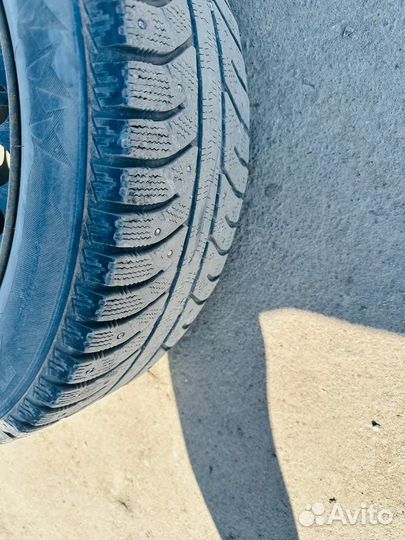 Nokian Tyres Hakkapeliitta 8 185/65 R15