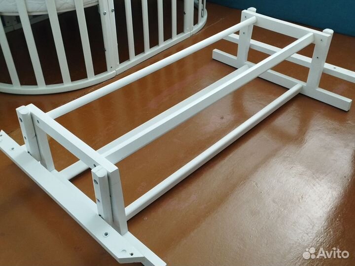 Маятник для детской кроватки